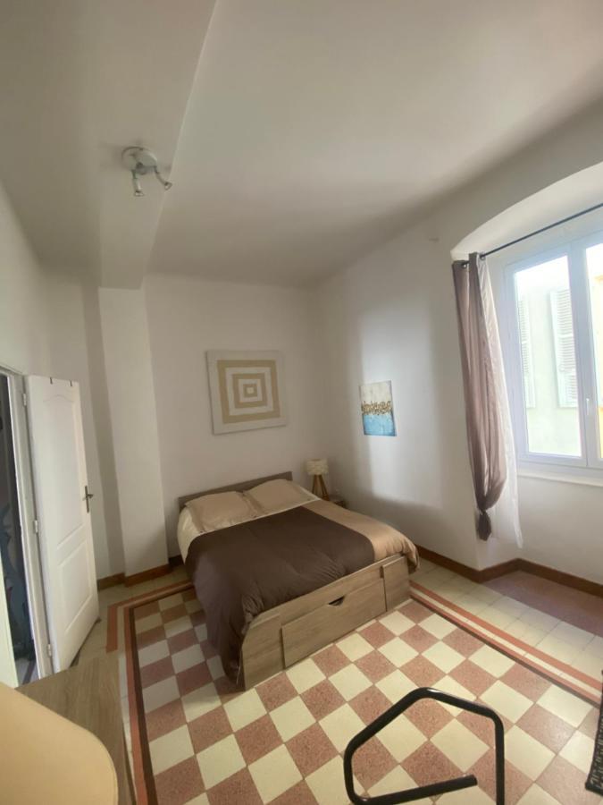 Climatise,idealement Situe 100m Du Vieux Port. Appartement Bastia (Corsica)